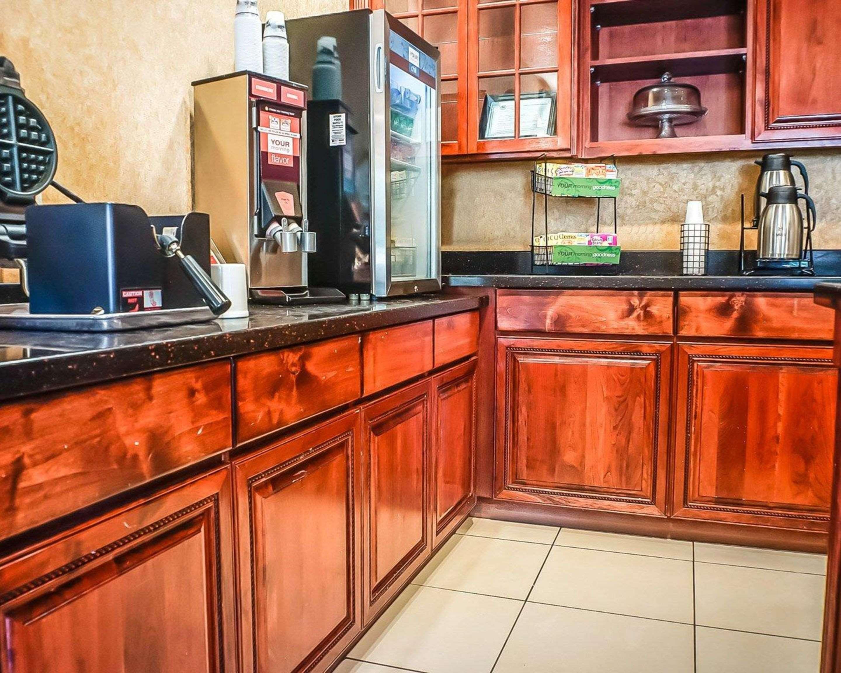 Quality Inn & Suites Розуелл Екстер'єр фото