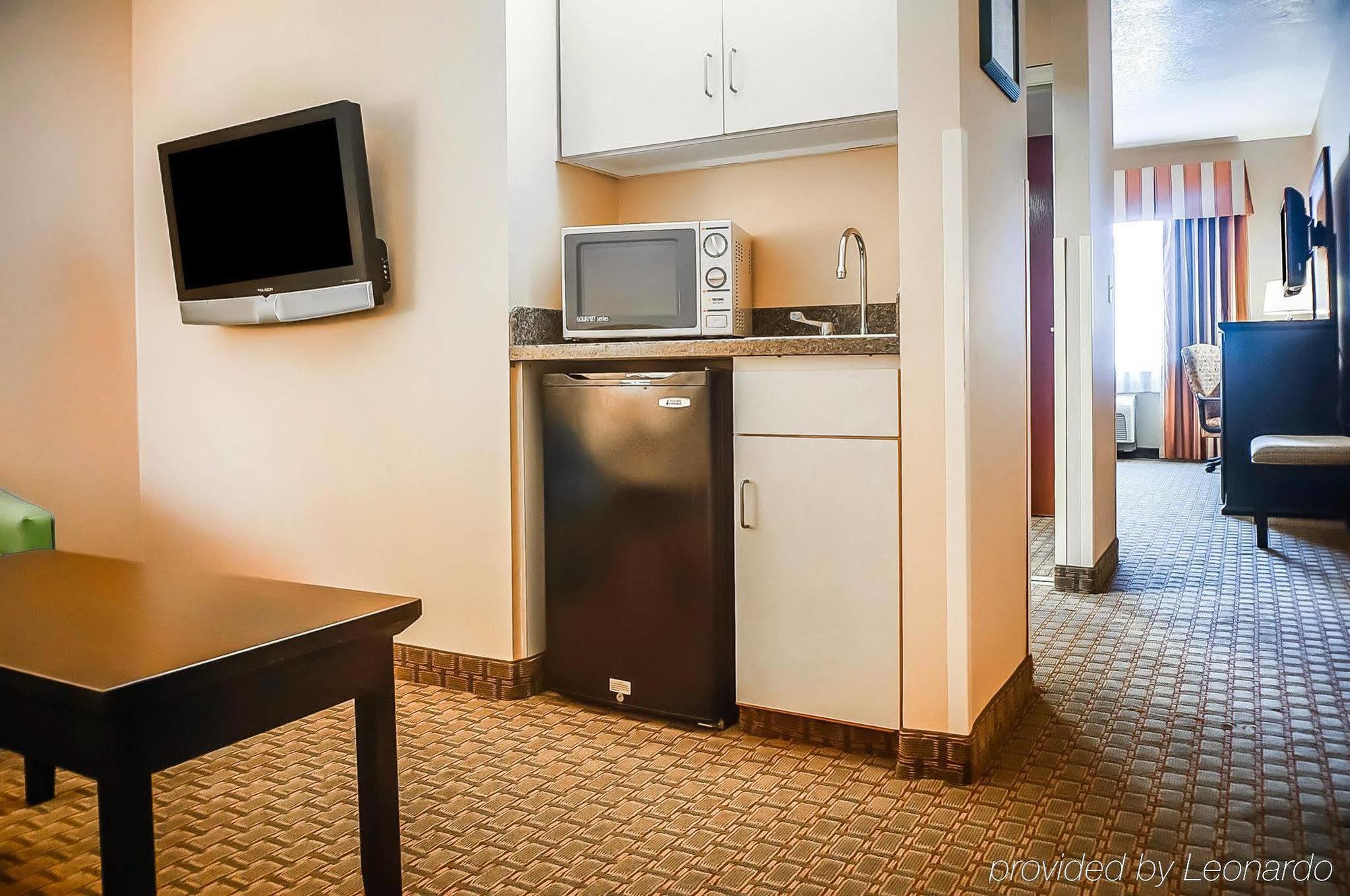 Quality Inn & Suites Розуелл Екстер'єр фото